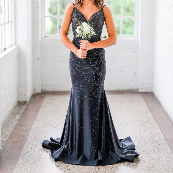 Ellie Wilde Black Formal Dress - Picture 8 of 9